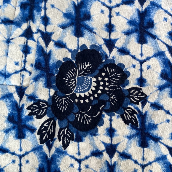 OLSEN Europe women’s top size US 12 white & blue & black floral flared sleeves - Picture 4 of 9